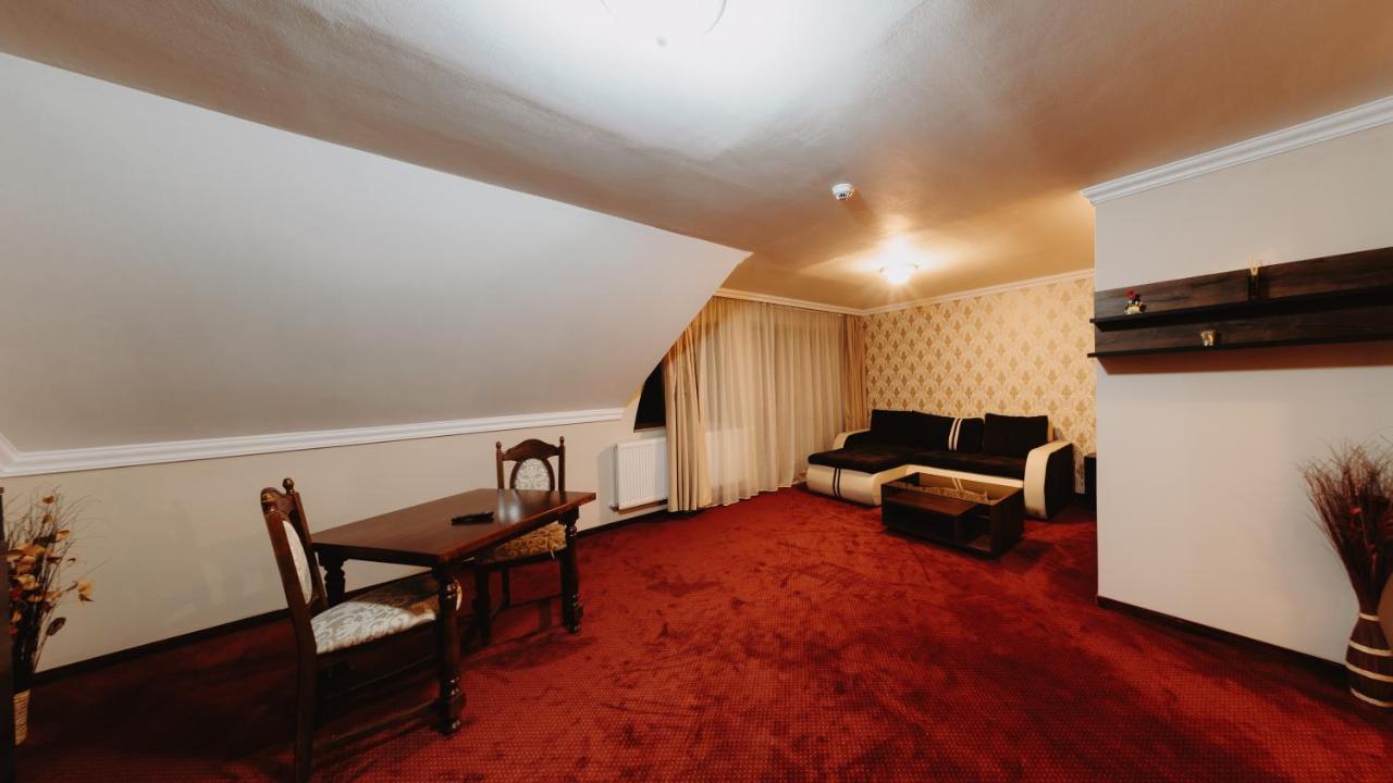 Hotel Aries Vartop Exterior foto