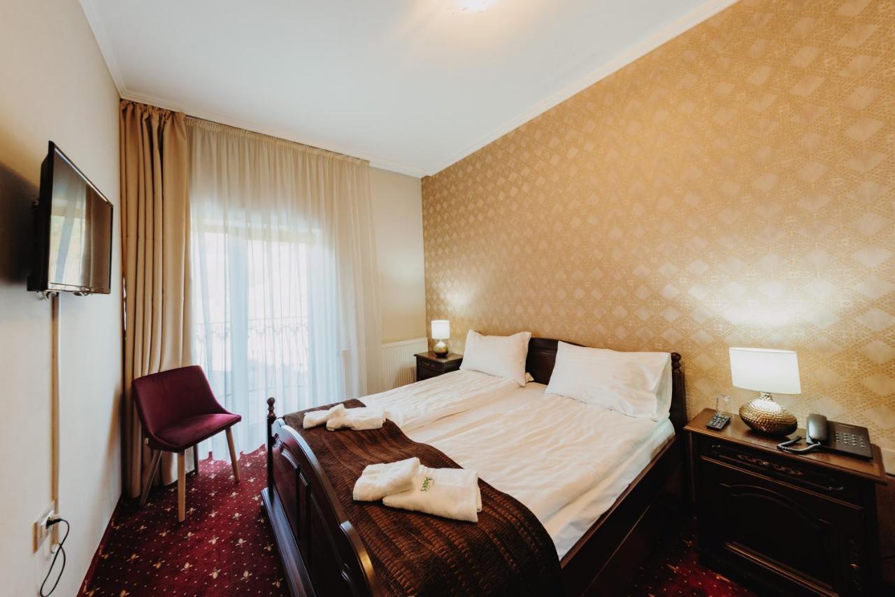 Hotel Aries Vartop Exterior foto