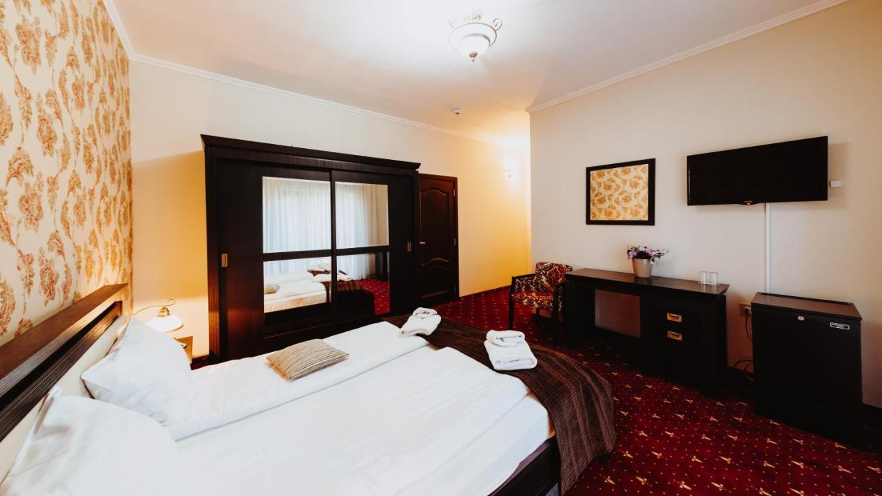 Hotel Aries Vartop Exterior foto