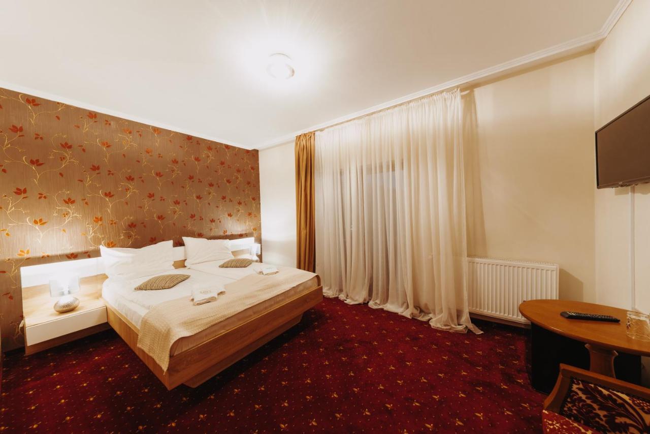 Hotel Aries Vartop Exterior foto