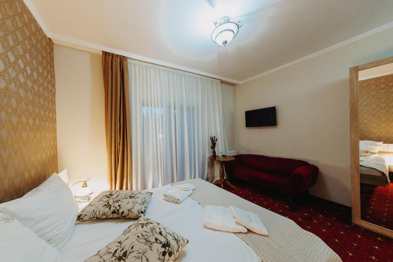 Hotel Aries Vartop Exterior foto