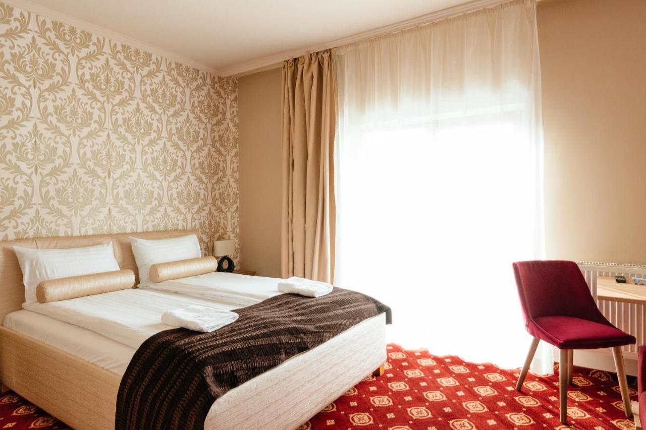 Hotel Aries Vartop Exterior foto