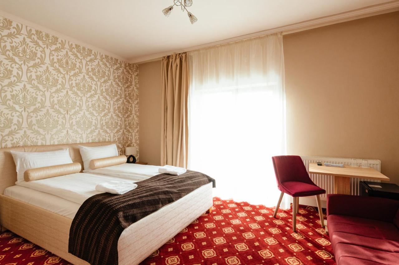 Hotel Aries Vartop Exterior foto